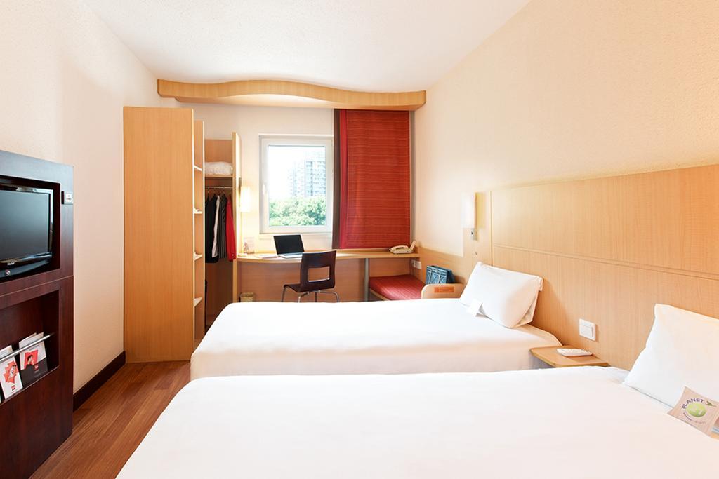 Ibis Leshan City Center Habitación foto